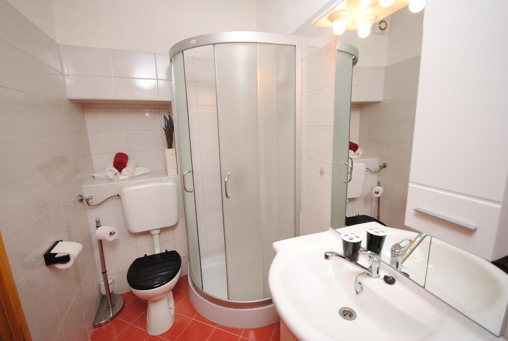 Guesthouse Ancient Stone Rovinj Ruang foto