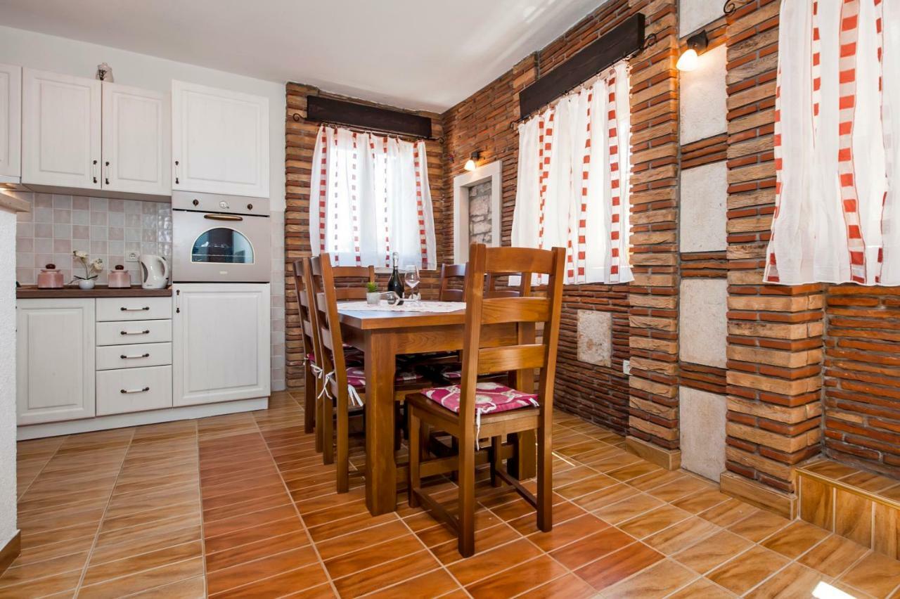 Guesthouse Ancient Stone Rovinj Bagian luar foto
