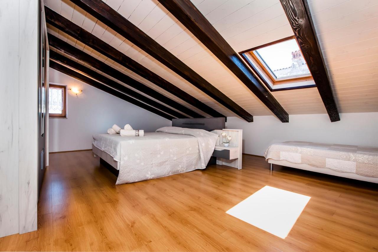 Guesthouse Ancient Stone Rovinj Bagian luar foto